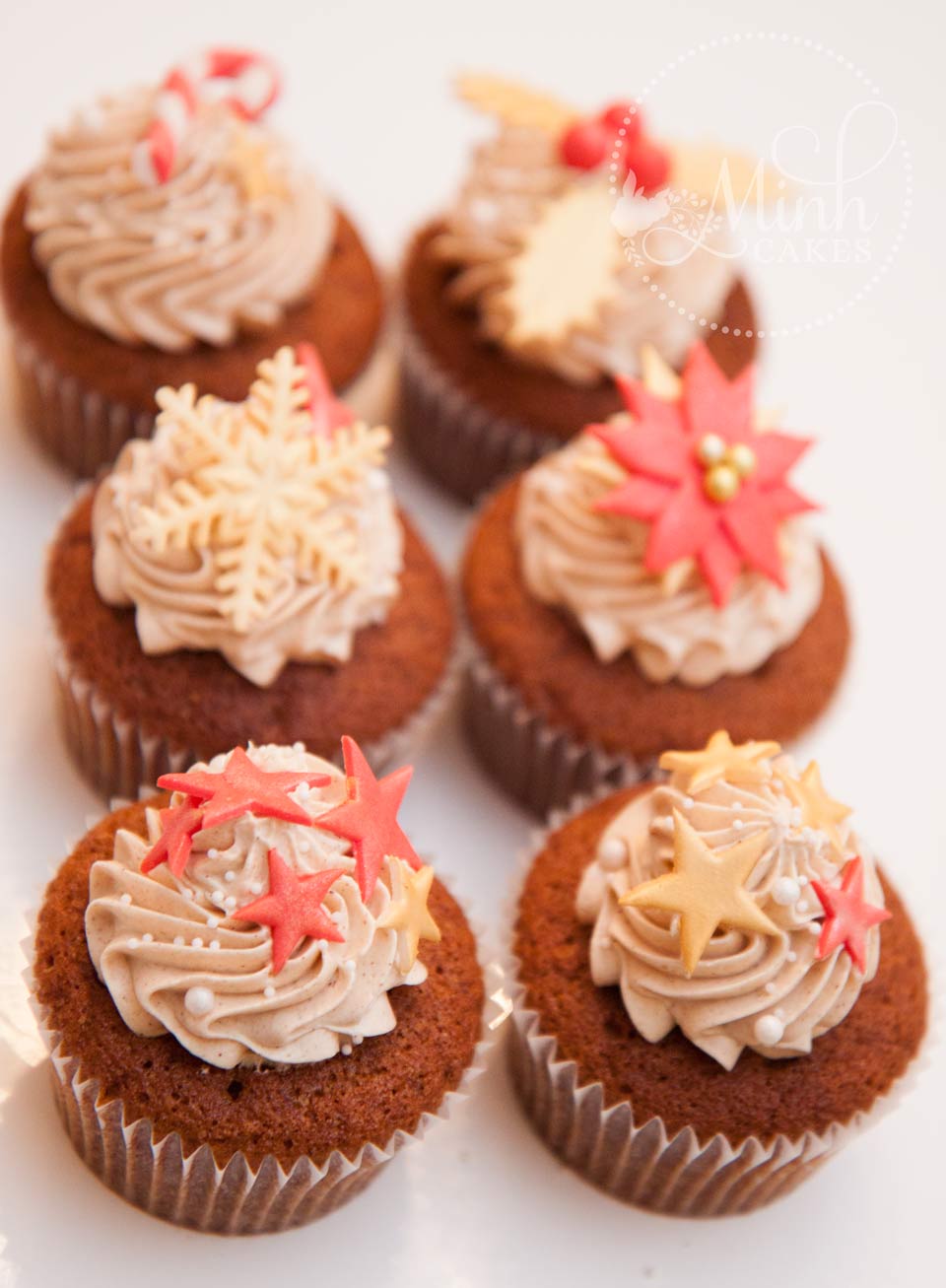 Gingerbread Cupcakes by Minh Cakes
