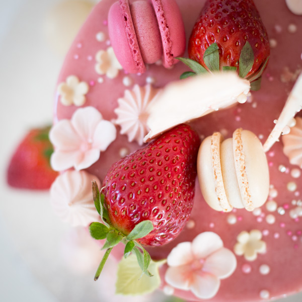 strawberry Drip Cake 04