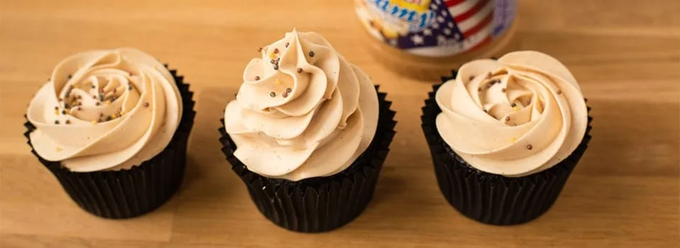 Minh Cakes Recipe Chocolate Peanut Butter Cupcakes - Schokolade Erdnussbutter Cupcakes FEATURED